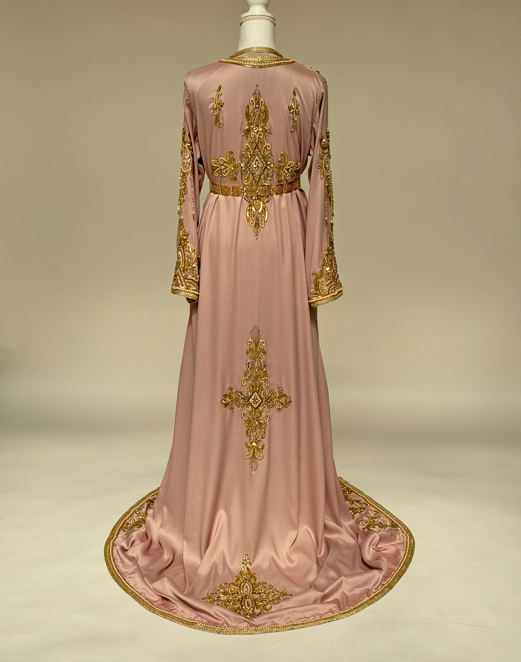 Amel Takchita - Old rose