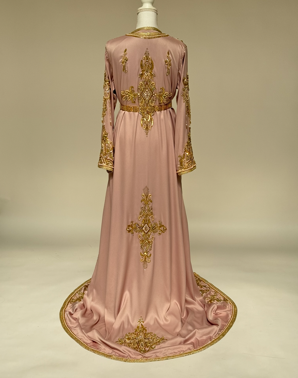 Amel Takchita - Old rose